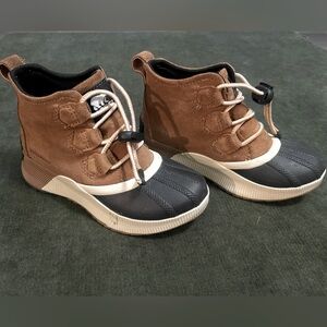 Kids Size 1 Sorel Winter Boots